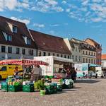 Wochenmarkt auf dem Marktplatz Wochenmarkt auf dem Marktplatz