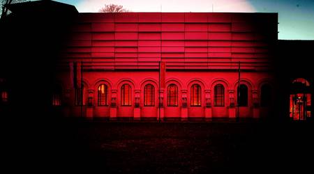 Fotomontage als Vorgeschmackt: Am 22. Juni wird das Veranstaltungszentrum in rotes Licht getaucht.