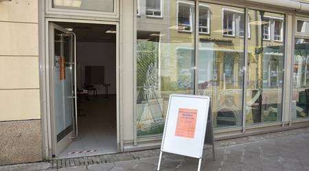 Das Wahlbüro in der Wallstraße hat geöffnet.