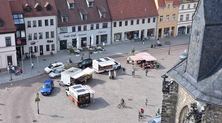 Vor der Jakobskirche können nun auch am Samstag Stände aufgebaut werden.