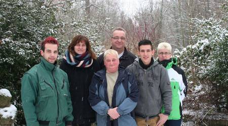 Das Team: v.l. Michael Engelmann (Vereinsvorsitz und Tierparkvorarbeiter), Dr. Angelika Todte (Schriftführerin), Oliver Reinke (Vereins-Vize), die Tierpfleger Felix Fiala, Sabine Mißbach und Konstanze Thomas (vorn). Es fehlt Heiko Funke.