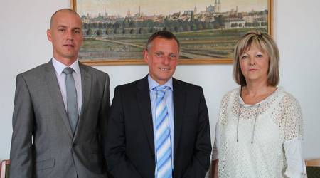 Ab 1. November 2014 neuer Geschäftsführer der WGK: David Rieck (l.) gemeinsam mit Oberbürgermeister Kurt-Jürgen Zander und WGK-Geschäftsführerin Monika Heiduczek.