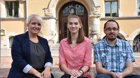 Lisa-Maria Lehmann, Sophia Hempel und Jonathan Holthaus (v.l.) haben ihre Ausbildung begonnen.