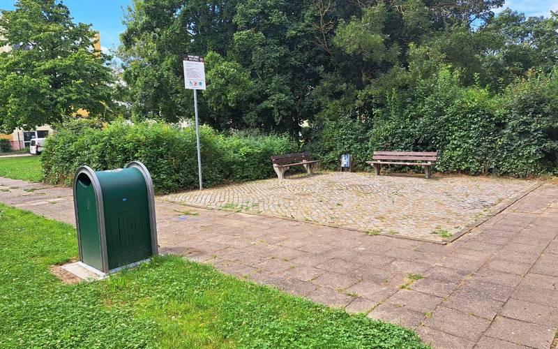 Der neu ausgewiesene Grillplatz am Park Windmühlenstraße Der neu ausgewiesene Grillplatz am Park Windmühlenstraße