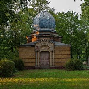 Trauerhalle auf dem jüdischen Teil des Friedhofes in der Maxdorfer Straße