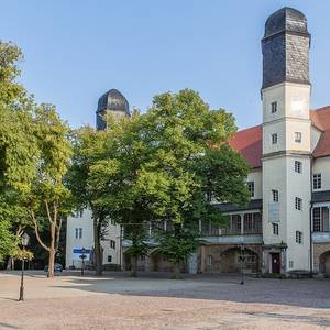 Im Ludwigsbau des Schlosses befinden sich die Köthen Information, die Bachgedenkstätte, der Spiegelsaal und einige Ausstellungen.