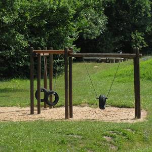 Spielplatz Abenteuerwiese - Schaukel