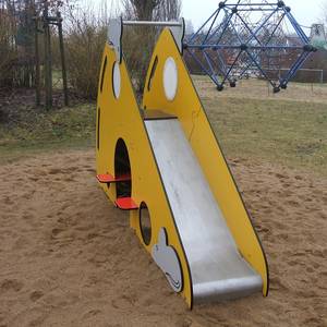 Spielplatz Hugo-Junkers-Straße - Käserutsche