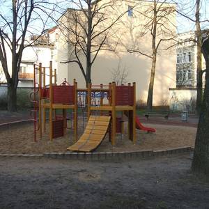 Spielplatz Karlsplatz - Spielkombi