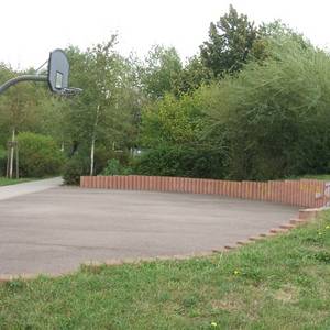 Spielplatz Maxim-Gorki-Straße - Streetball