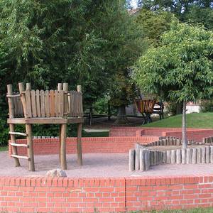 Spielplatz Schlosspark - Spielturm