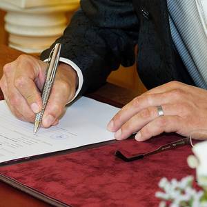 Unterschriftsleistung zur Eheschließung