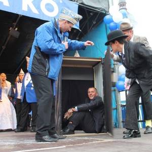 November: Narren starten am 11.11. mit Leichtigkeit und Schwung in die Karnevalssession 2013/2014.