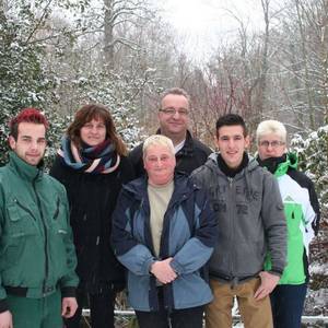 Das Team: v.l. Michael Engelmann (Vereinsvorsitz und Tierparkvorarbeiter), Dr. Angelika Todte (Schriftführerin), Oliver Reinke (Vereins-Vize), die Tierpfleger Felix Fiala, Sabine Mißbach und Konstanze Thomas (vorn). Es fehlt Heiko Funke.