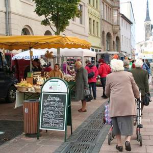 Belebte Innenstadt: Viele Köthenerinnen und  Köthener zog es zum Herbstmarkt.