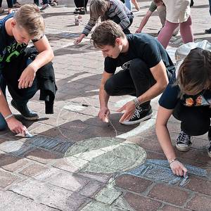 Malaktion auf dem Marktplatz