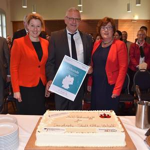 Bundesfamilienministerin Franziska Giffey mit Köthens Oberbürgermeister Bernd Hauschild und Sachsen-Anhalts Ministerin für Arbeit, Soziales und Integration,  Petra Grimm-Benne.