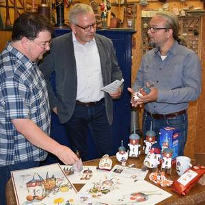 Steffen Fischer, OB Bernd Hauschild und Ron Schmidt informierten zum Stadtprojekt Bronze-Halli.