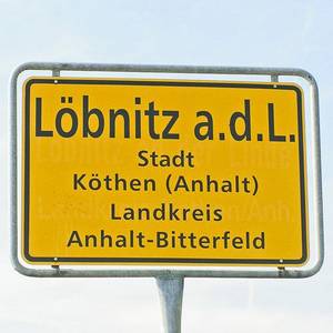Ortseingangsschild Löbnitz an der Linde.