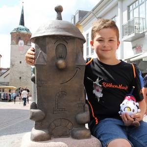 Alexander Stoyer war einer von Vielen, die sich am Wochenende mit der Statue fotografieren ließen.