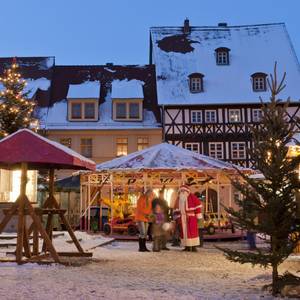 Bild Weihnachtsmann auf dem Weihnachtsmarkt.