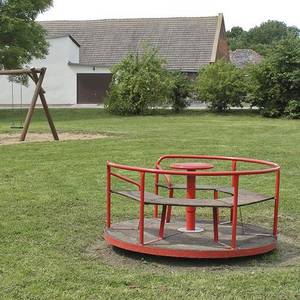 Karussel auf dem Spielplatz.