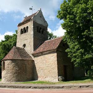 Kirche aus dem 12. Jahrhundert in Großwülknitz.
