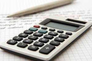https://www.koethen-anhalt.de/var/cache/thumb_49851_1233_1_300_200_r4_jpeg_accountant_g111aa3b00_1920.jpeg
