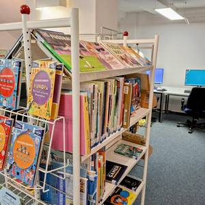 Jugendbibliothek mit PC-Arbeitsplätzen