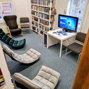 Spielecke mit einer Playstation 5