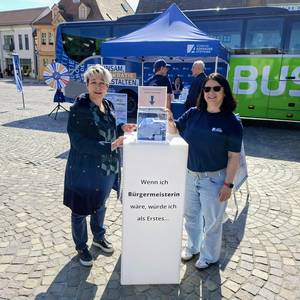 Oberbürgermeisterin Buchheim nahm die Bürger-Anregungen entgegen.